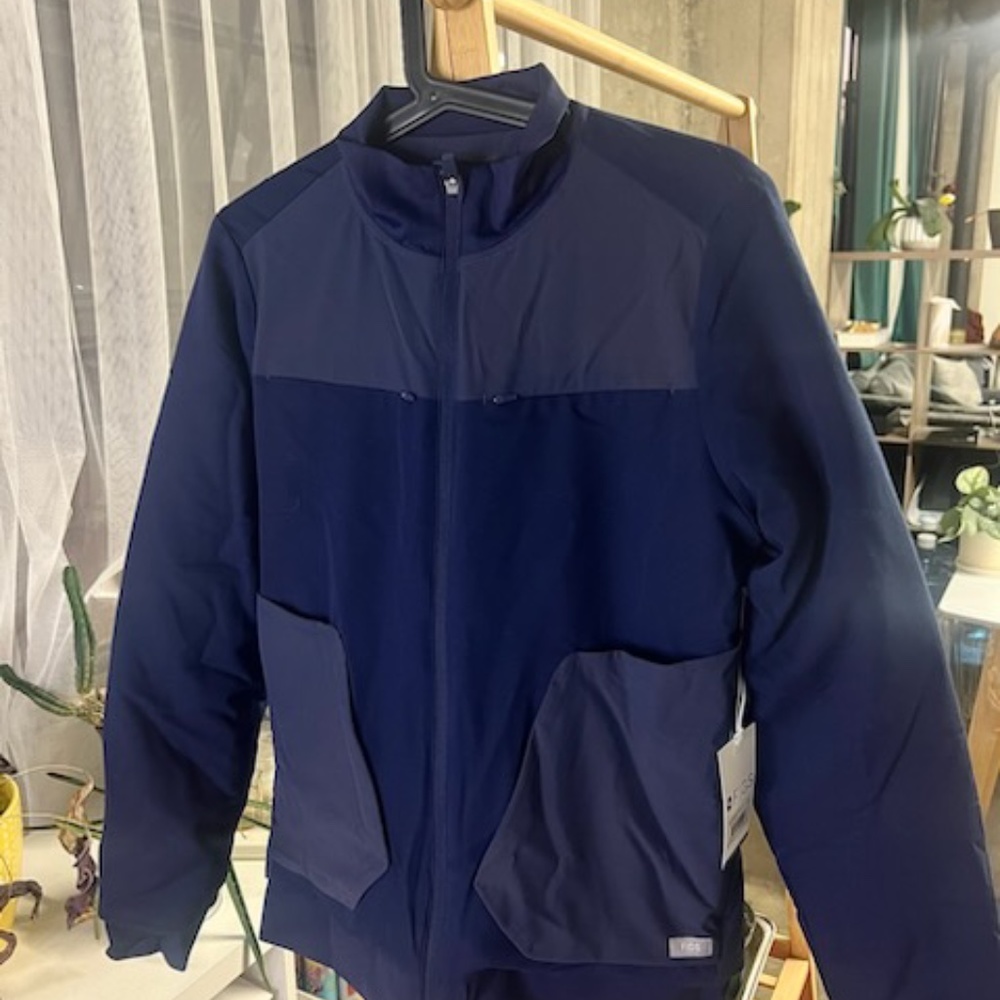 FIGS Morven Insulated Scrub Jacket size S (NWT)